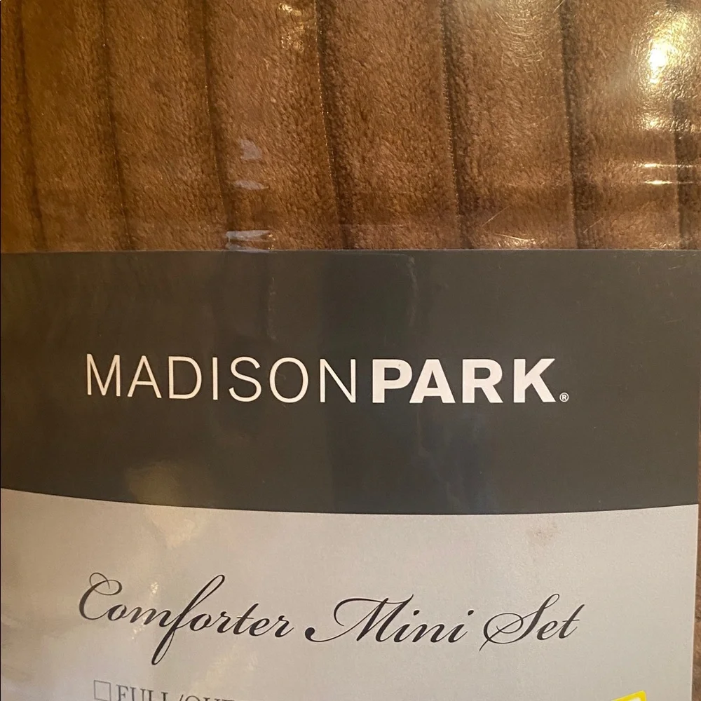 Madison Park Ribbed Plush Comforter Mini Set — Brown